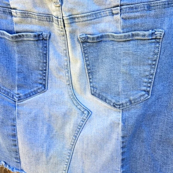 Celebrity Pink Denim Mini Skirt Womens Size 5/27 - Picture 15 of 16